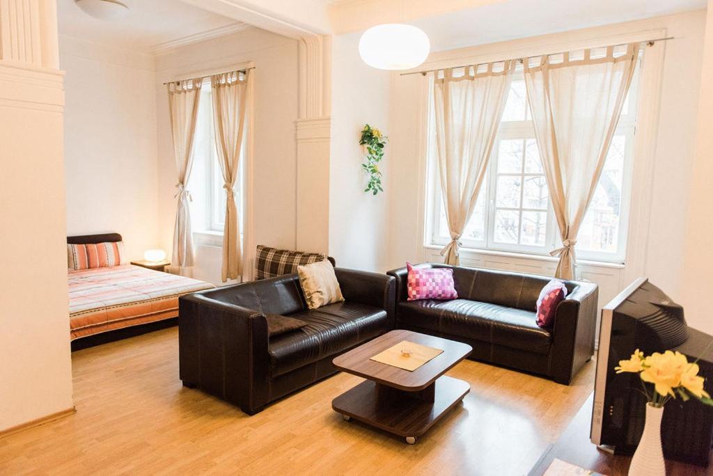 Lion Apartments In Historical Center, Bratislava Old Town Екстер'єр фото