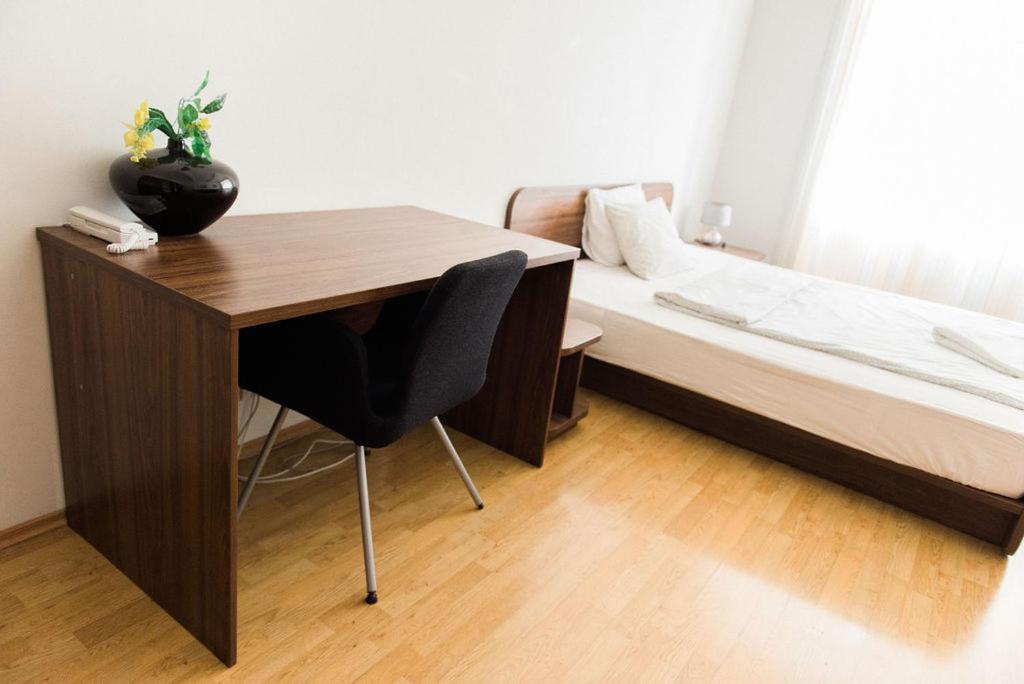Lion Apartments In Historical Center, Bratislava Old Town Екстер'єр фото