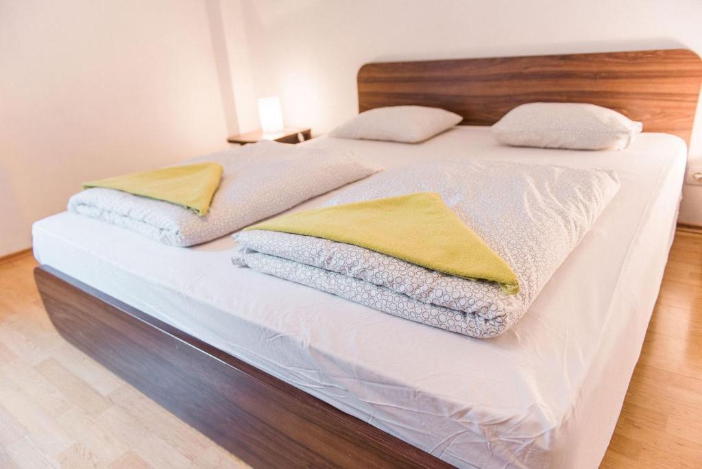 Lion Apartments In Historical Center, Bratislava Old Town Екстер'єр фото