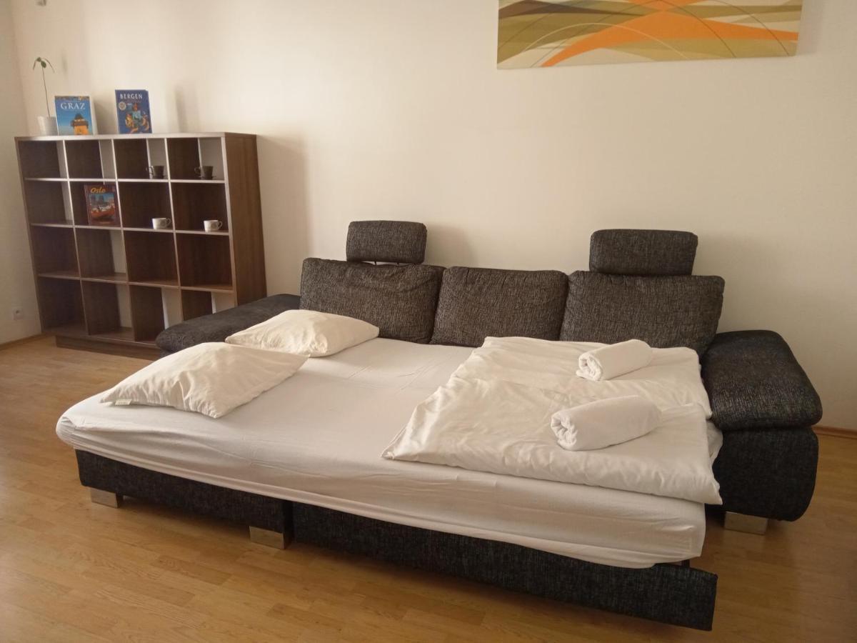 Lion Apartments In Historical Center, Bratislava Old Town Екстер'єр фото